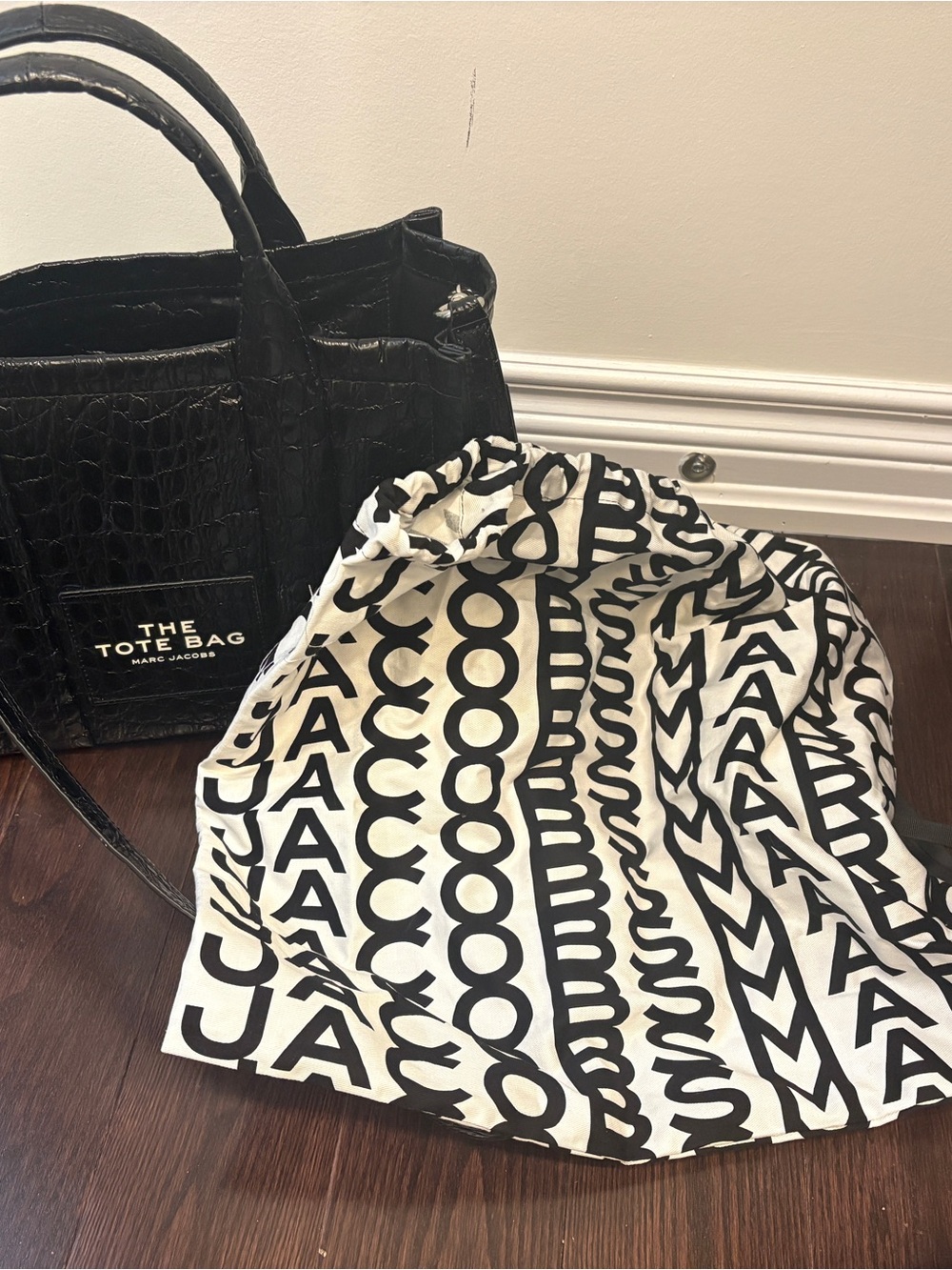 Marc Jacobs The Croc-Embossedu Medium Tote